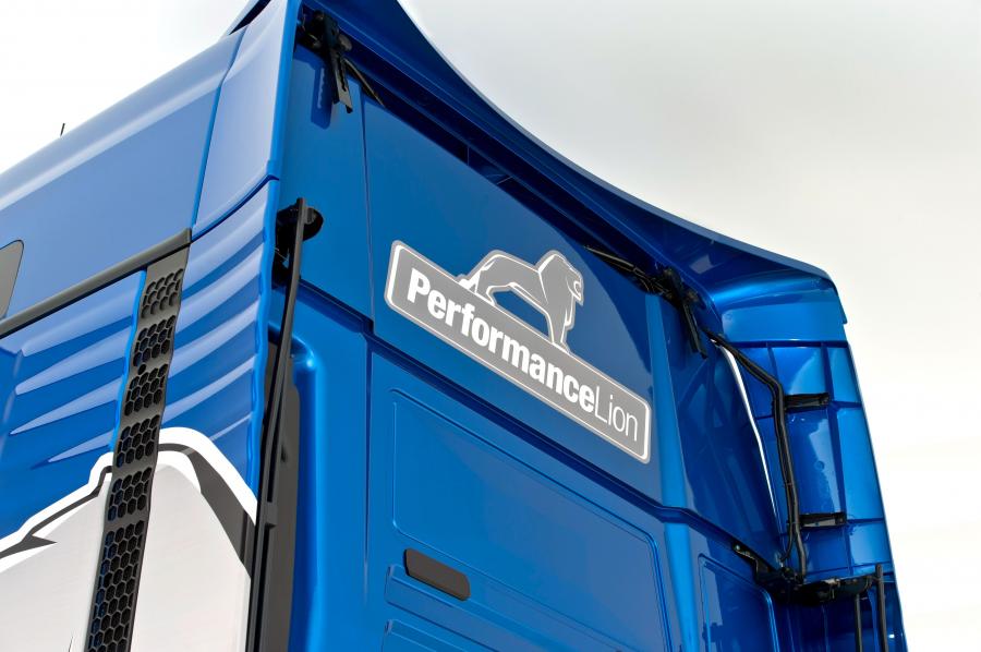 Детали экстерьера MAN TGX 18.640 Performance Lion 2016 года  (фото 9 из 17)